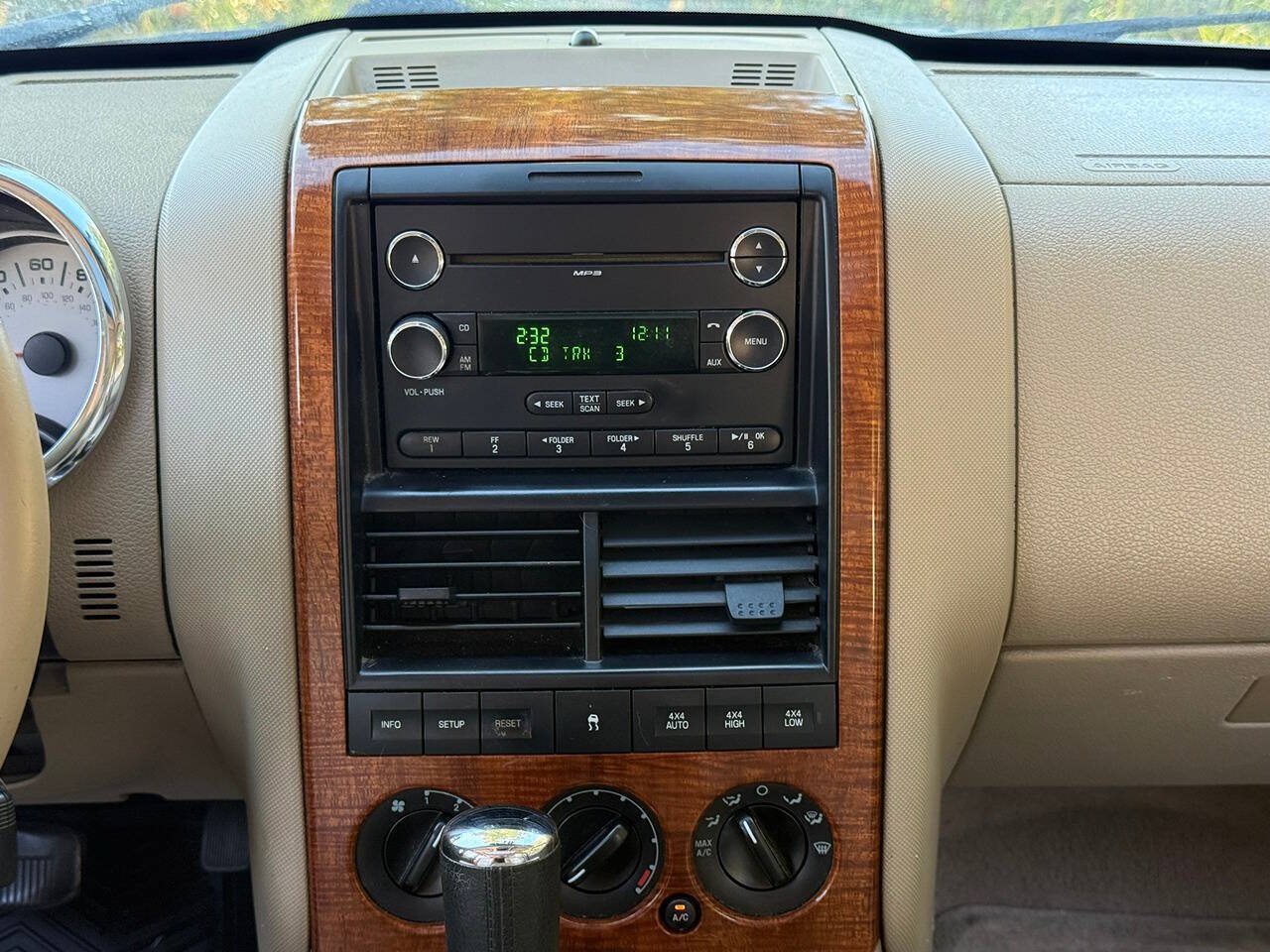 Used 2008 Ford Explorer Eddie Bauer AWD/4WD image 34