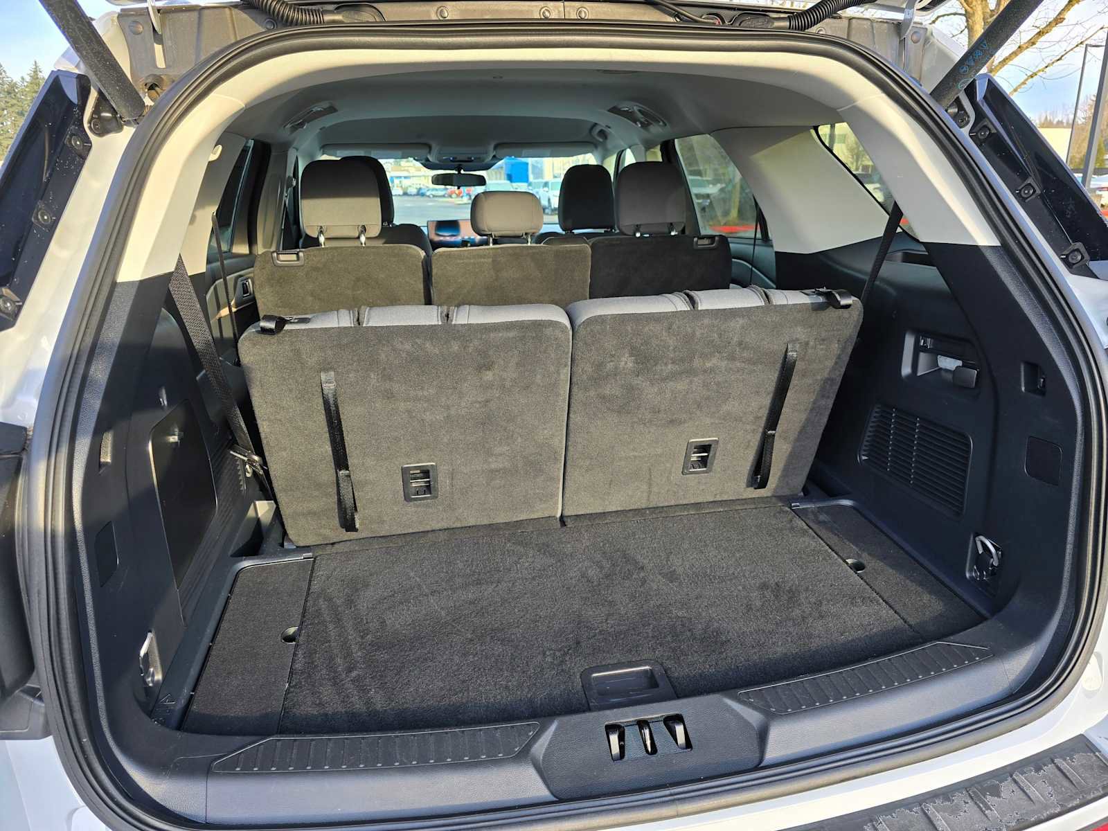 Used 2025 Ford Explorer Active image 14