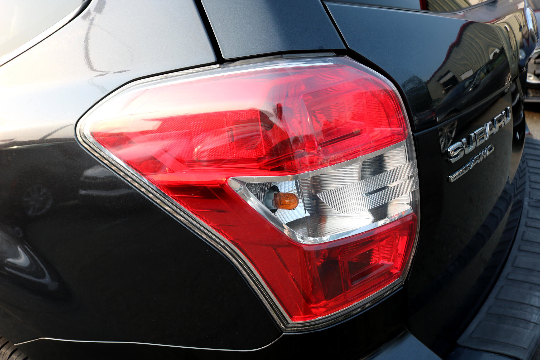 Used 2014 Subaru Forester 2.5i Limited image 9