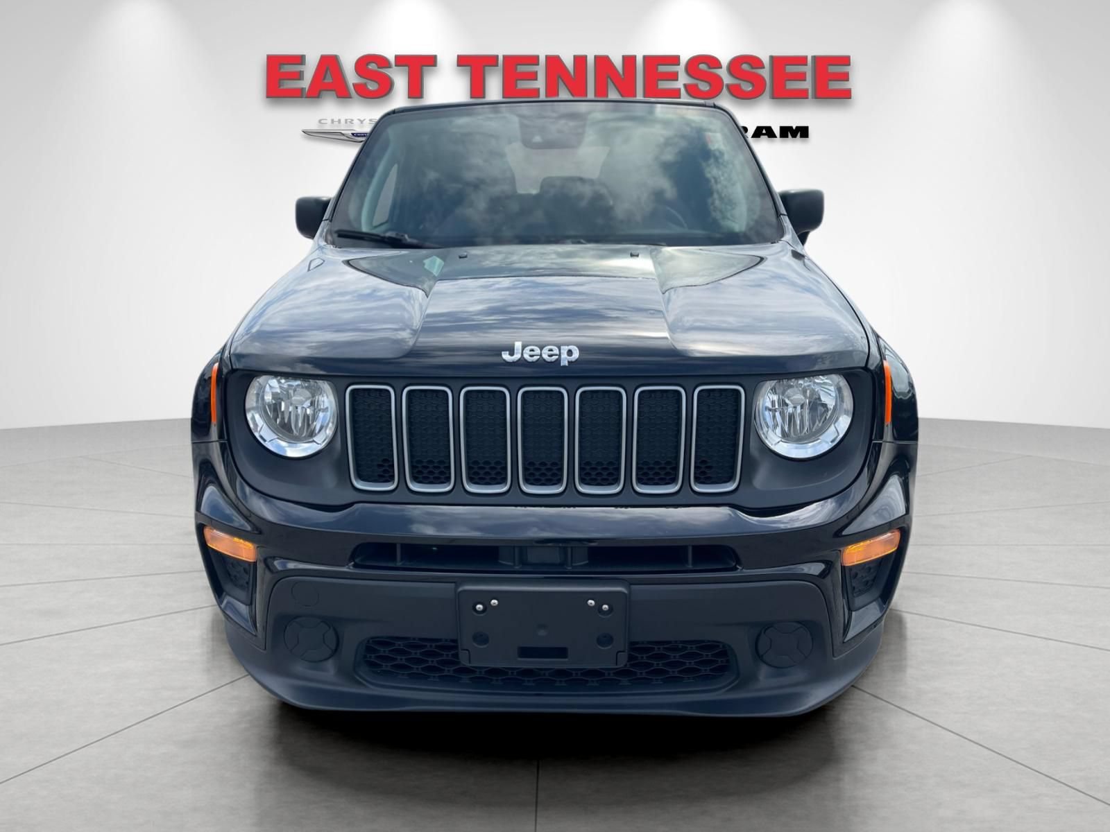 Used 2023 Jeep Renegade Latitude AWD/4WD image 9