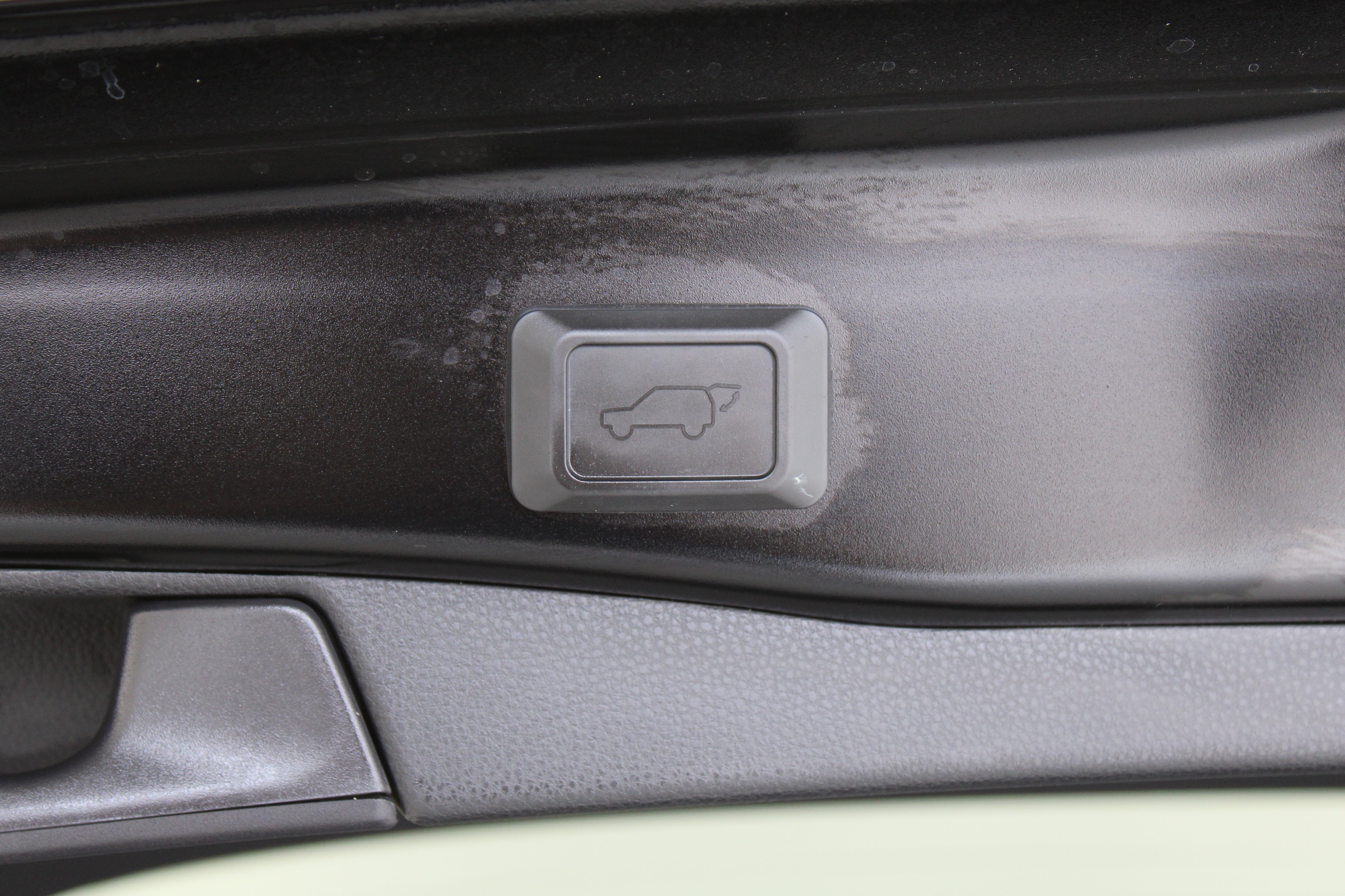 Certified 2025 Toyota RAV4 Limited FWD image 34