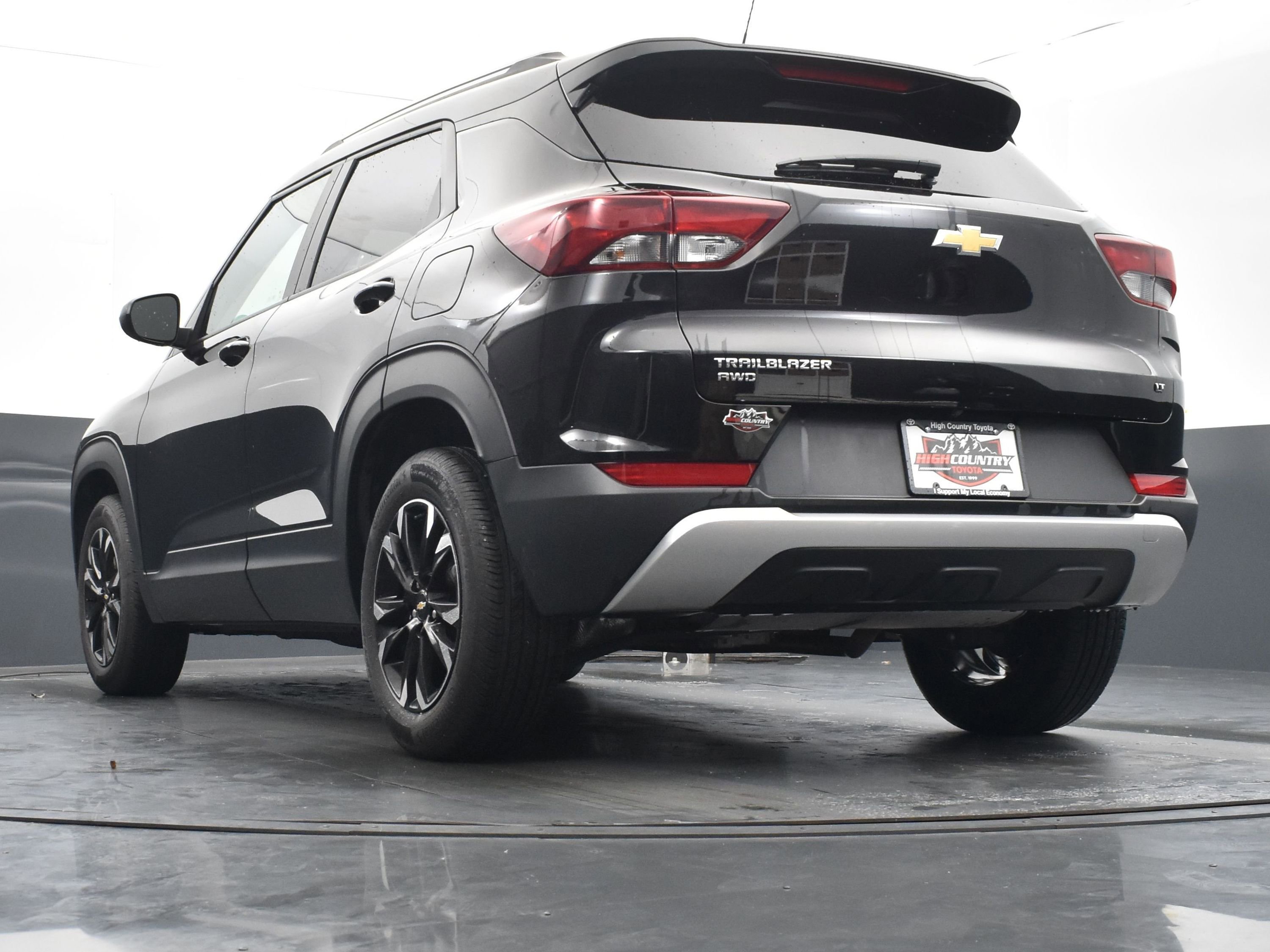 Used 2022 Chevrolet TrailBlazer LT AWD/4WD image 37