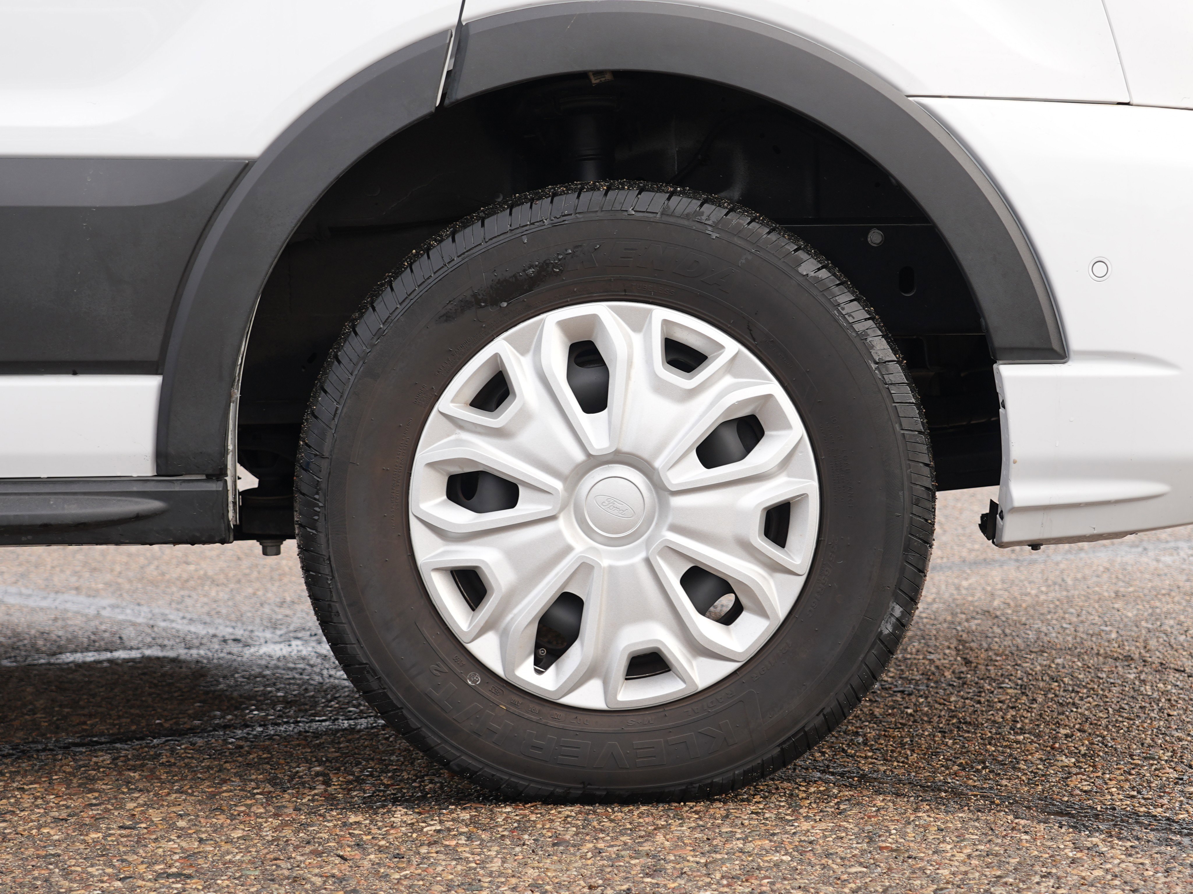 Used 2023 Ford Transit 350 XLT image 13