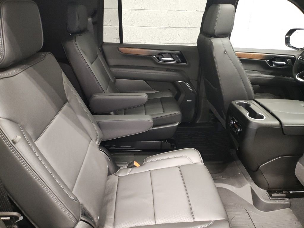 New 2026 GMC Yukon XL Denali w/ Sun & Power Step Package image 11