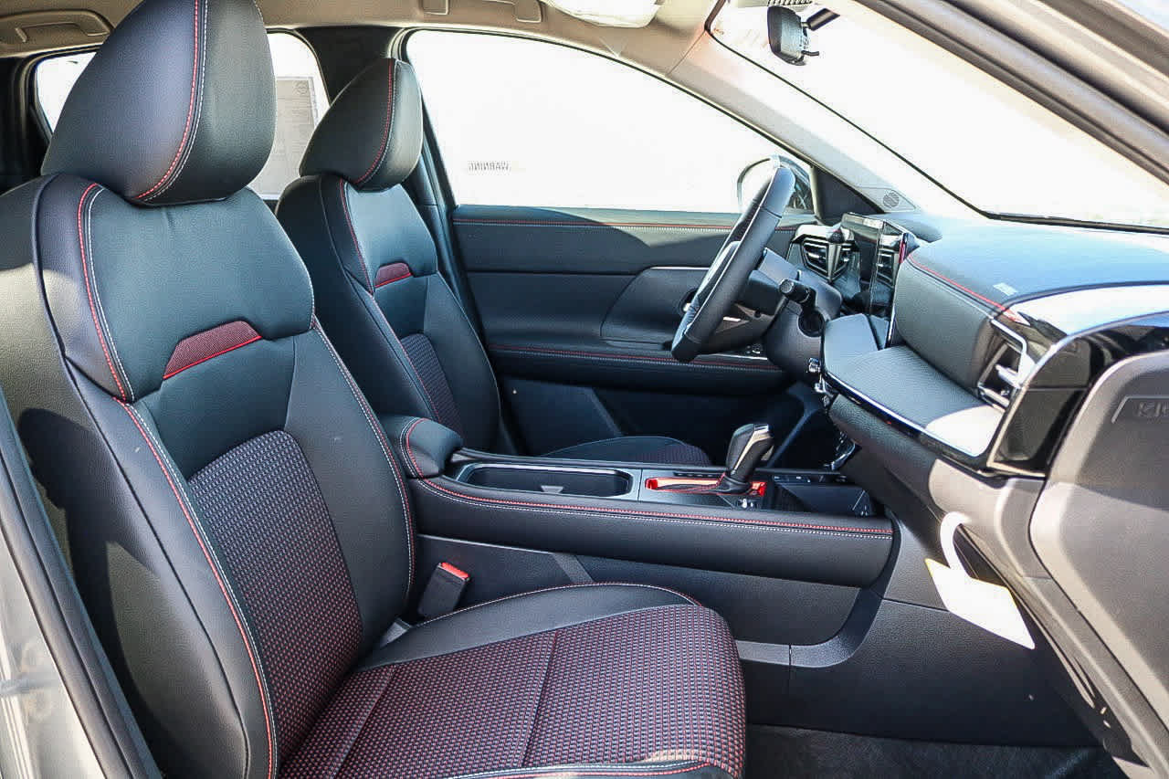 New 2026 Nissan Kicks SR FWD image 18