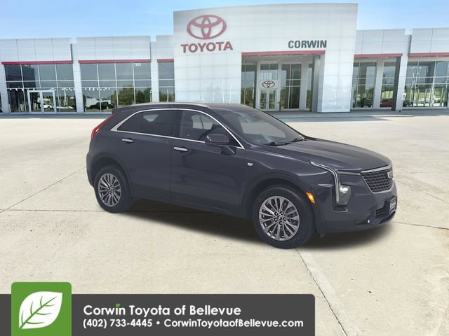 Used 2025 Cadillac XT4 Premium Luxury image 2