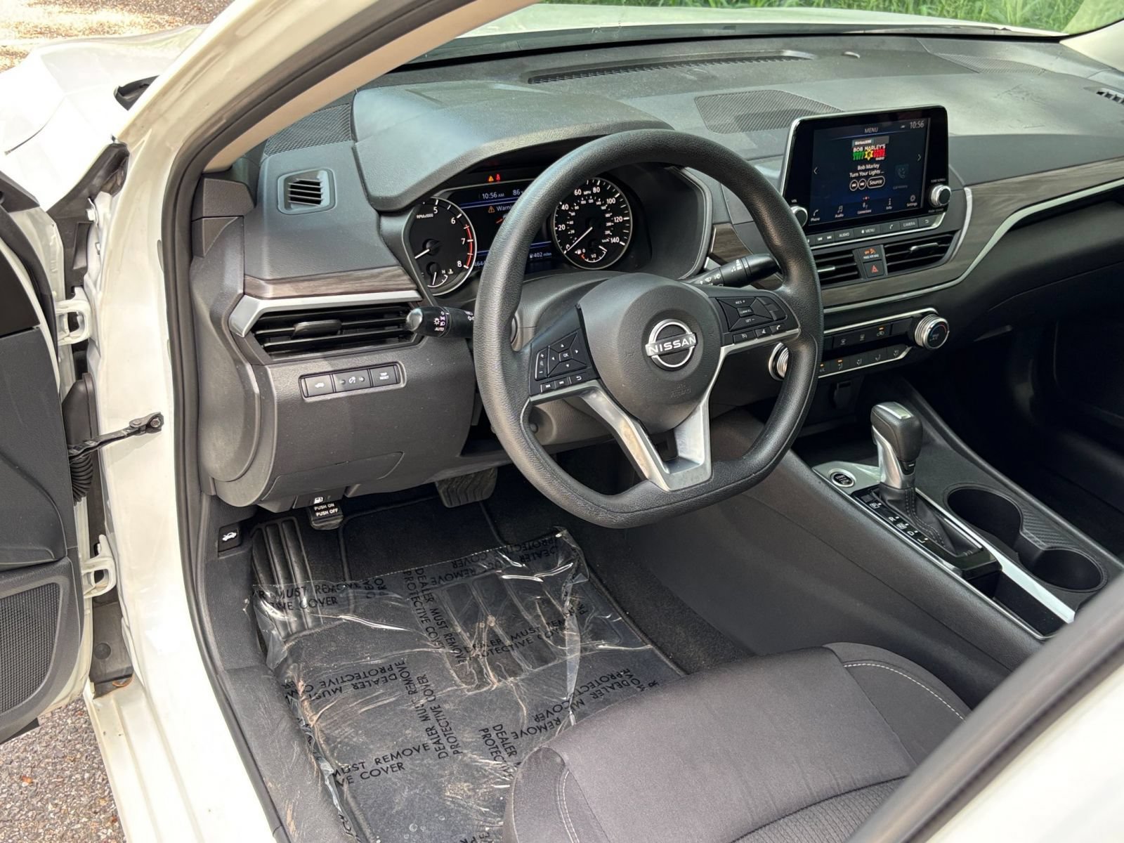 Used 2025 Nissan Altima 2.5 SV FWD image 29
