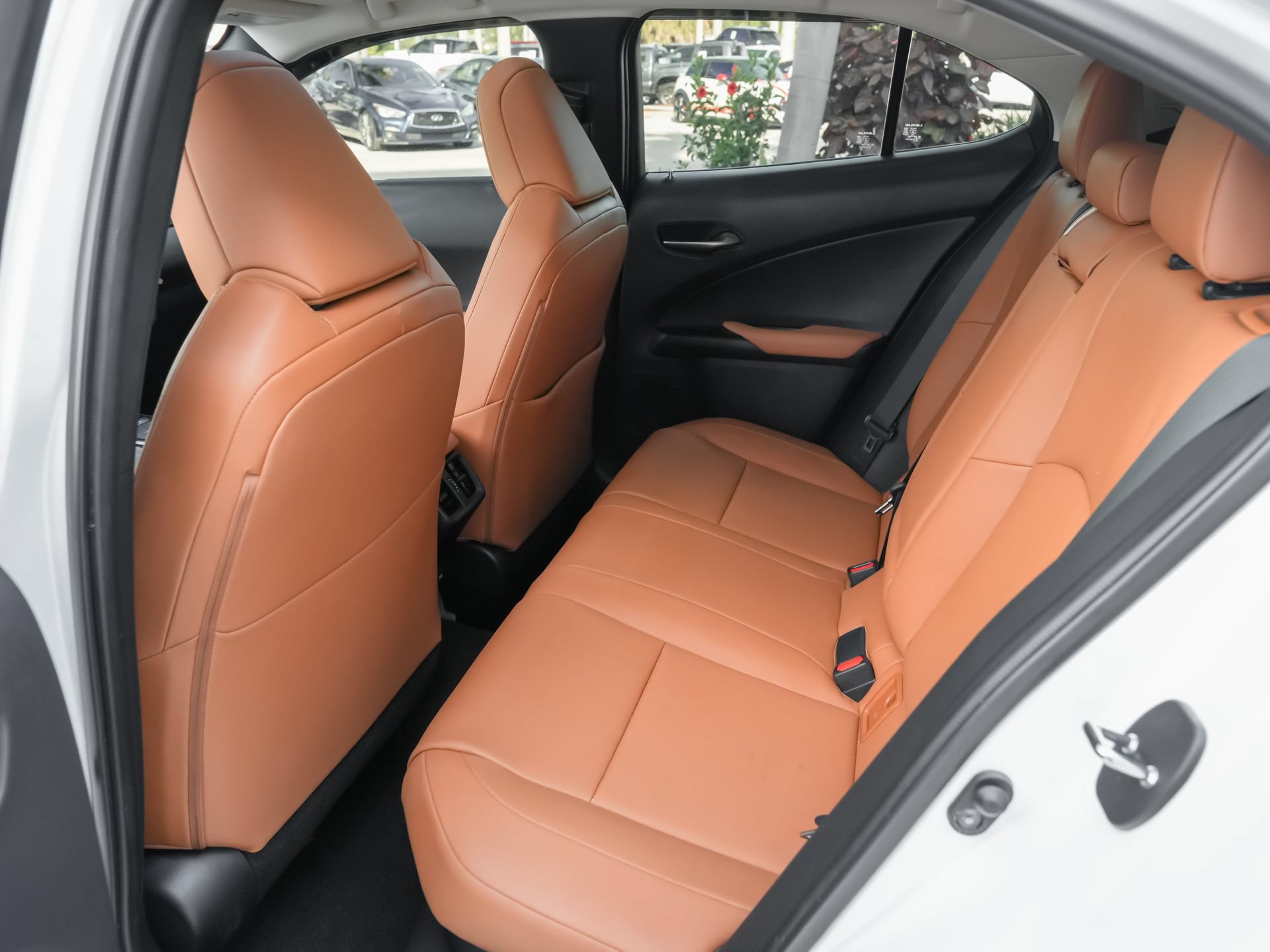 Used 2022 Lexus UX 250h w/ Premium Package AWD/4WD image 35