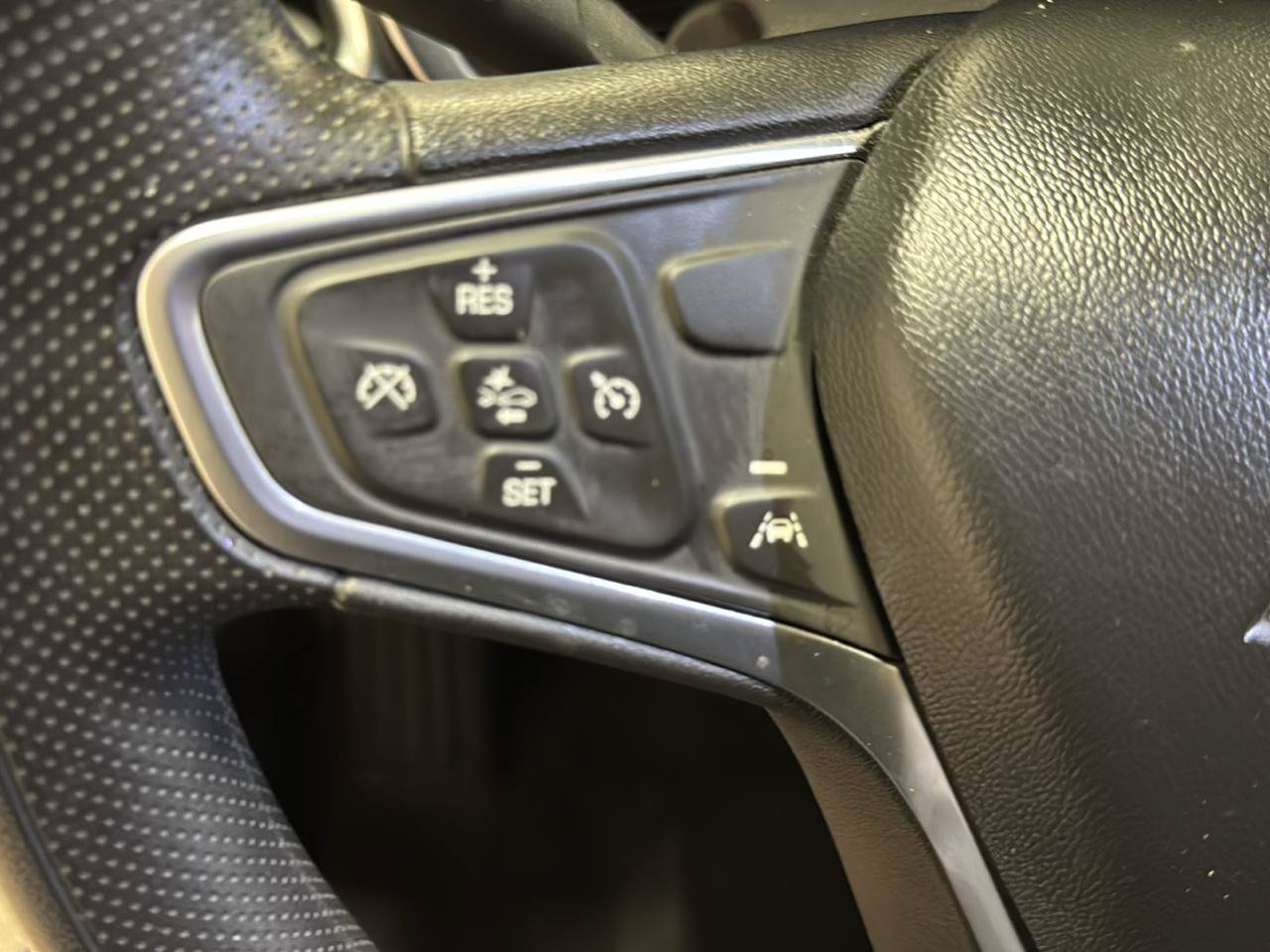 Used 2022 Chevrolet Equinox LT FWD image 13
