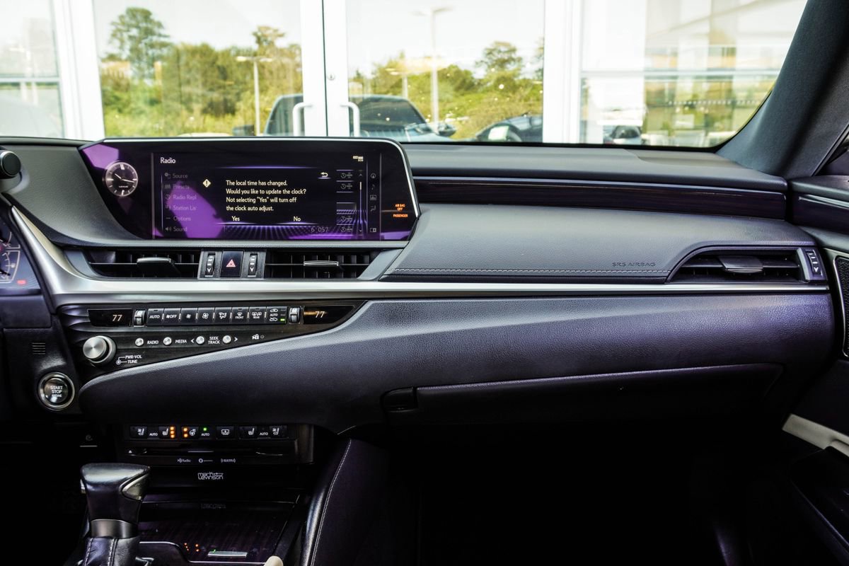 Used 2021 Lexus ES 350 Ultra Luxury w/ Accessory Package image 18