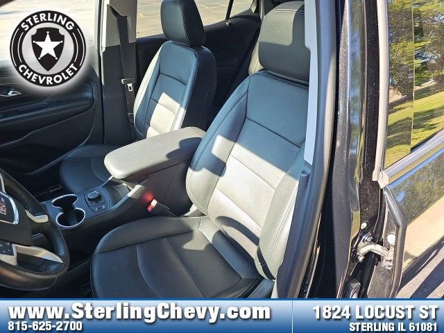 Used 2023 GMC Terrain SLT w/ Elevation Edition image 10