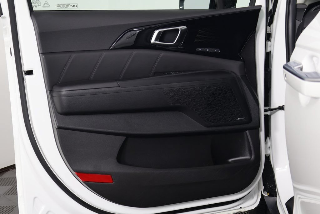 Used 2025 Kia Carnival SX Prestige FWD image 13