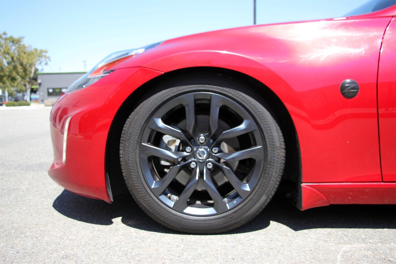 Used 2019 Nissan 370Z Coupe RWD image 10