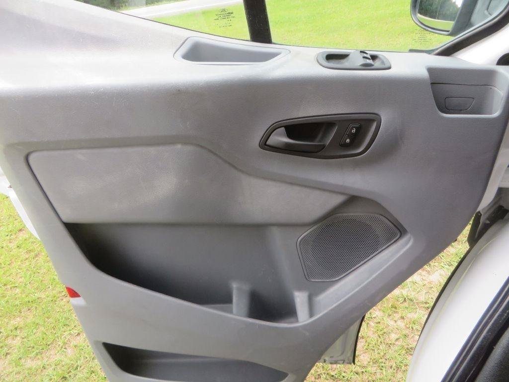 Used 2018 Ford Transit 250 138 RWD image 17