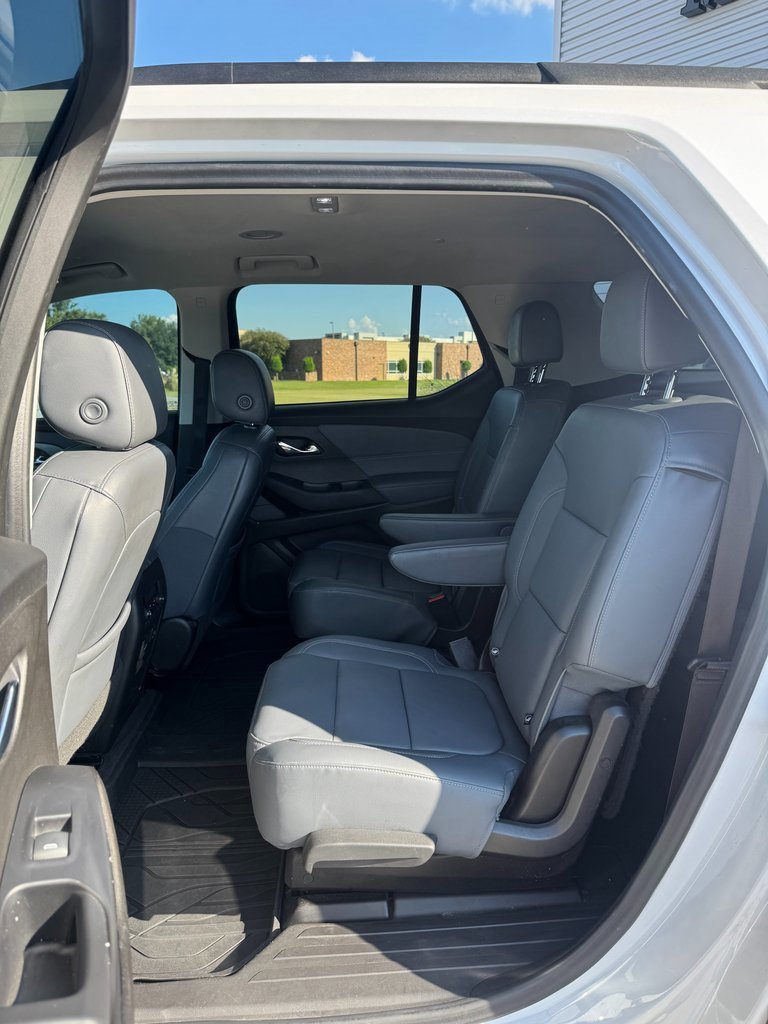 Used 2021 Chevrolet Traverse LT w/ LT Premium Package image 11