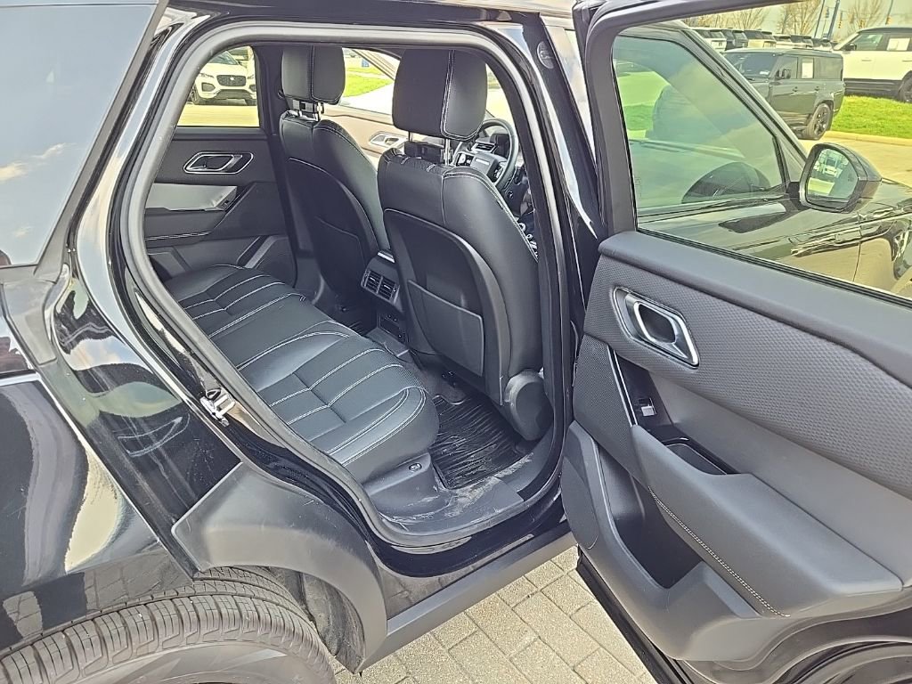 Used 2023 Land Rover Range Rover Velar R-Dynamic S image 19