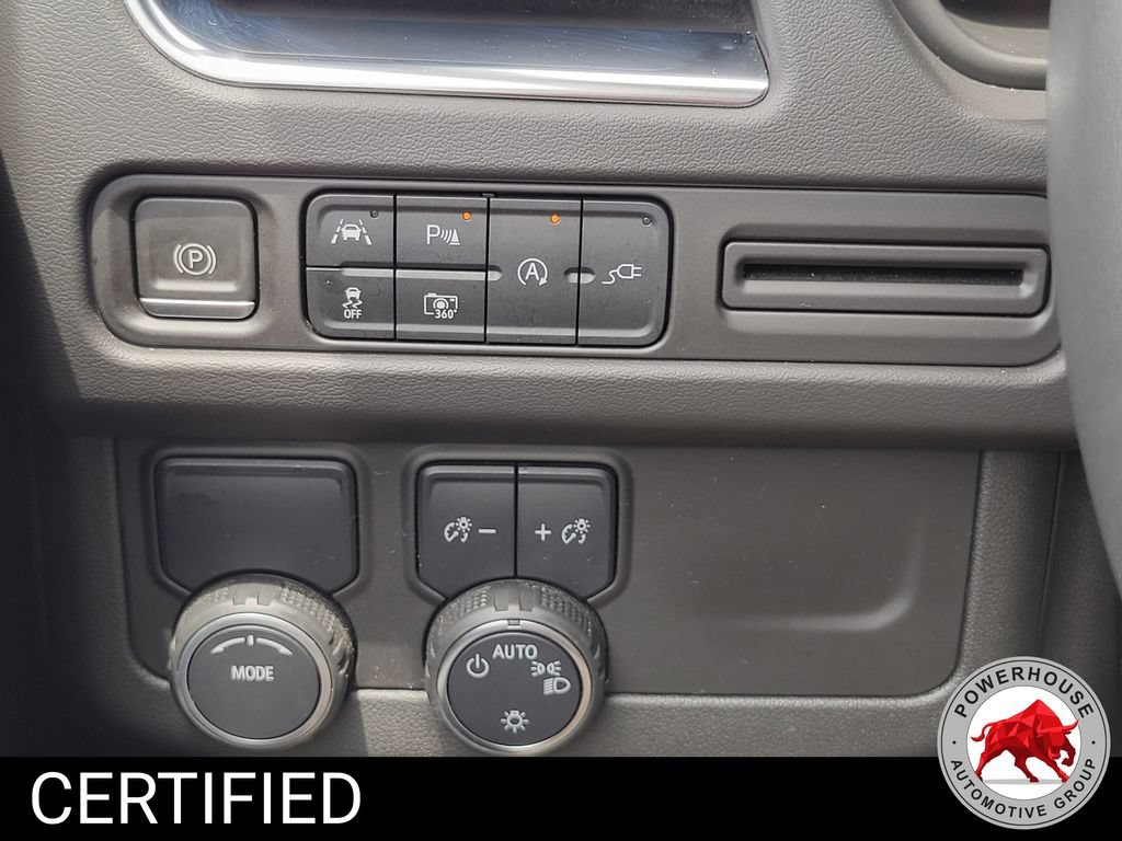 Used 2022 Chevrolet Suburban LT w/ Luxury Package RWD image 30