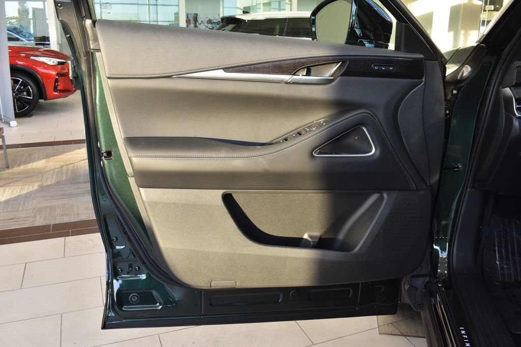 New 2026 INFINITI QX60 Autograph w/ Dark Cargo Package image 9