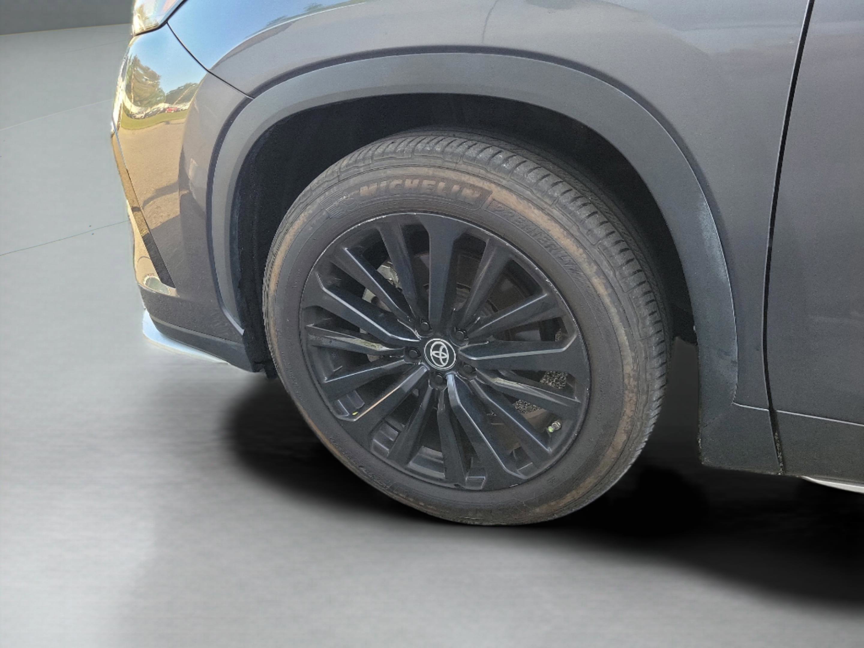 Used 2023 Toyota Highlander XSE image 30