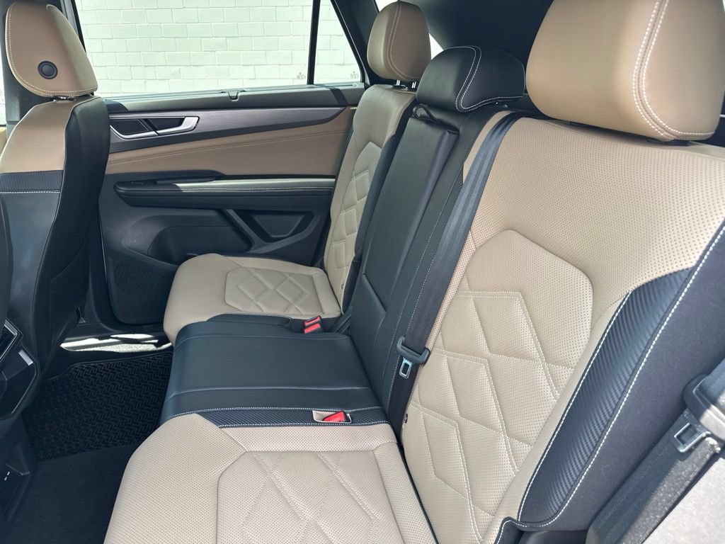 Used 2024 Volkswagen Atlas Cross Sport SE AWD/4WD image 13