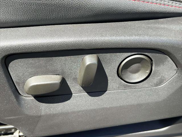 Used 2025 Chevrolet Suburban RST w/ Comfort Package AWD/4WD image 22