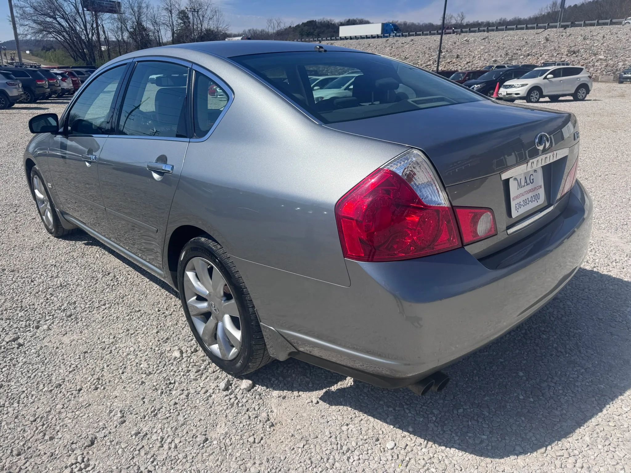 Used 2007 INFINITI M35 x w/ Technology Pkg image 4