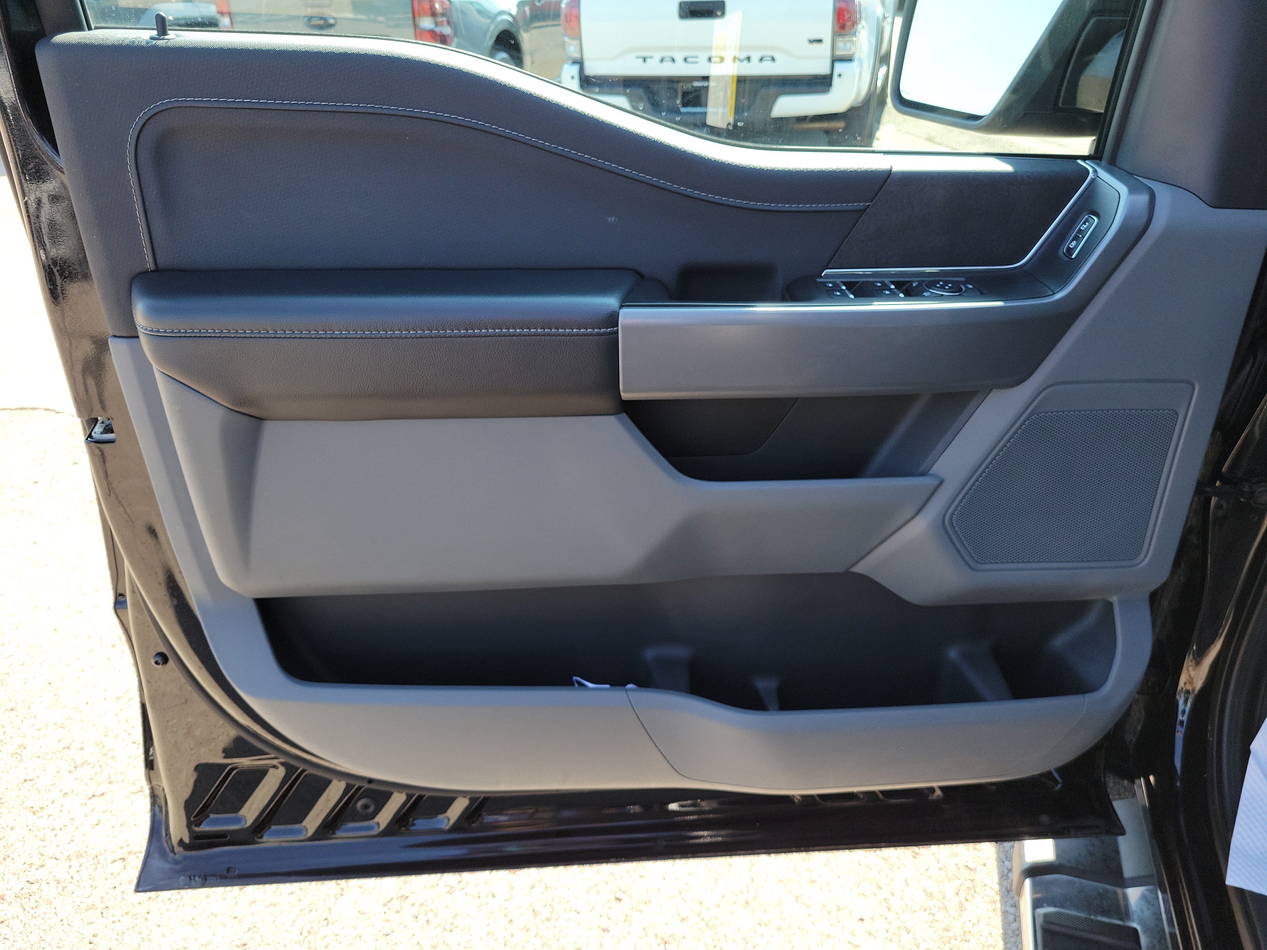 Used 2025 Ford F150 XLT w/ Equipment Group 301A Standard AWD/4WD image 19