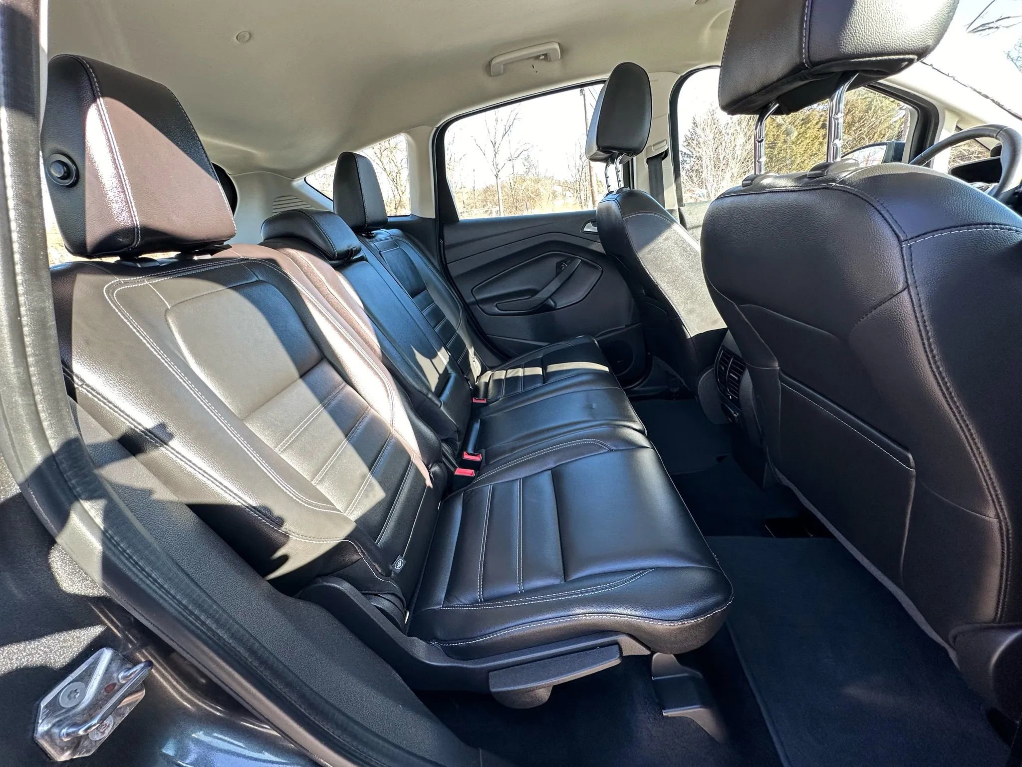 Used 2017 Ford C-MAX Energi Titanium w/ Equipment Group 501A image 18