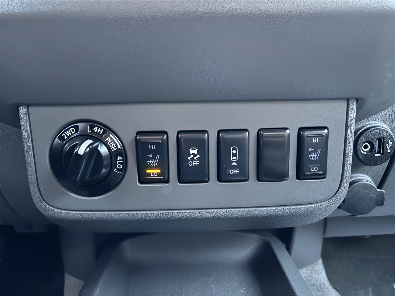 Used 2018 Nissan Frontier SV w/ Value Truck Package AWD/4WD image 22