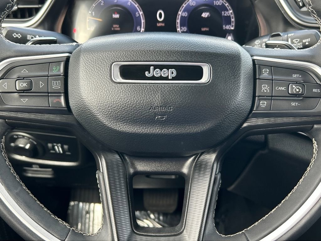 Used 2023 Jeep Grand Cherokee Altitude image 10