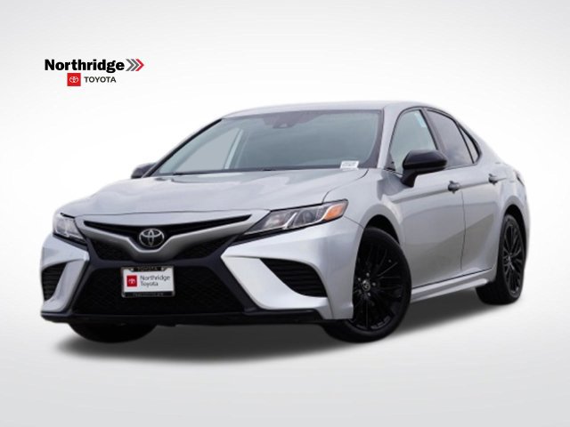 Used 2020 Toyota Camry SE w/ Carpet Mat Package FWD image 1