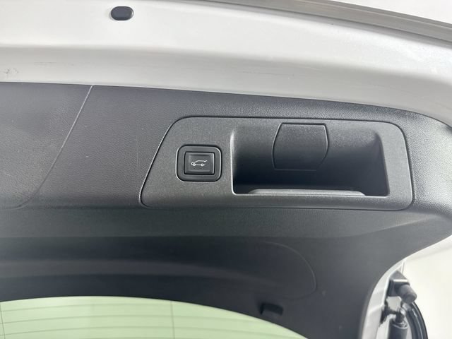 Used 2023 Buick Envision Essence w/ Technology Package I AWD/4WD image 35