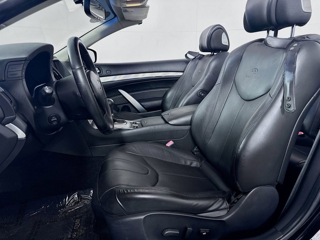 Used 2014 INFINITI Q60 Convertible w/ Premium Package image 24