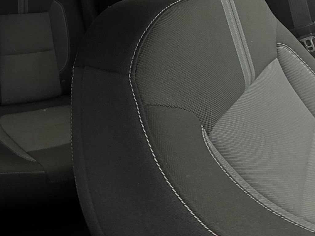 Used 2025 Chevrolet Blazer LT FWD image 14