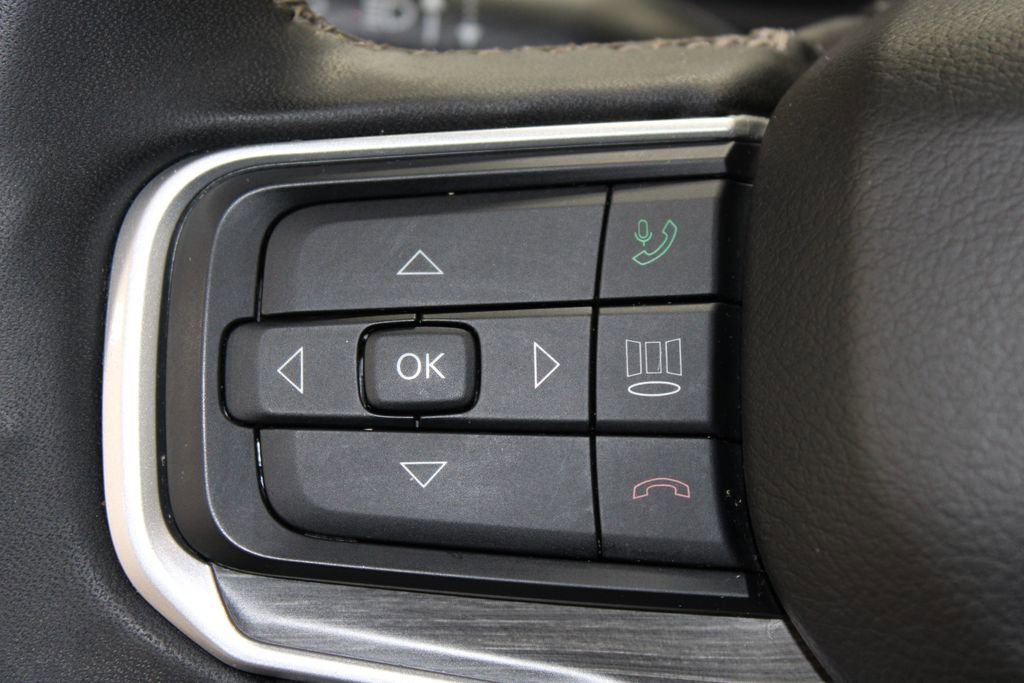 Used 2023 Jeep Wagoneer L Series III w/ Preferred Equipment Group image 49