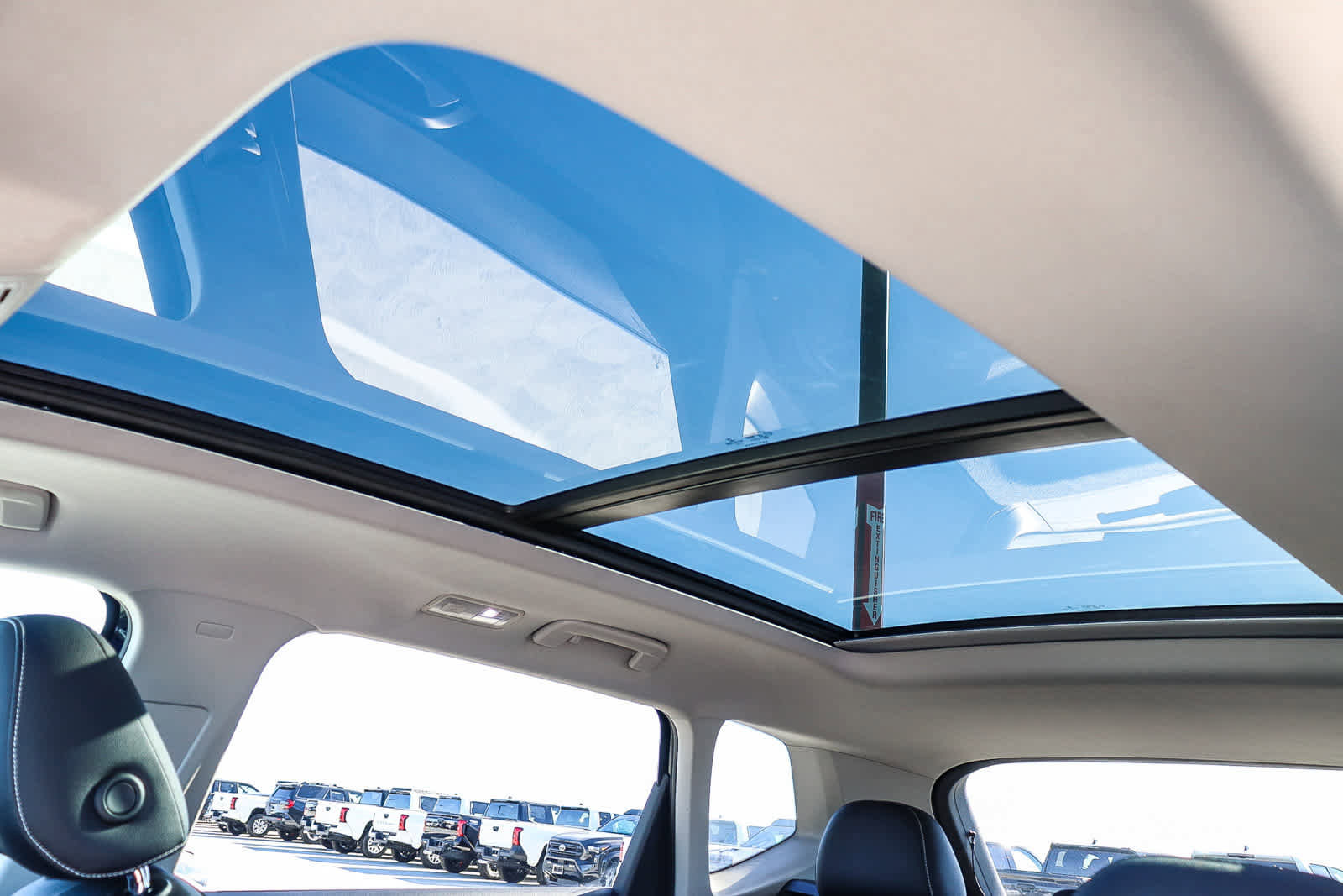 Used 2023 Volkswagen Taos SE w/ Panoramic Sunroof Package image 26