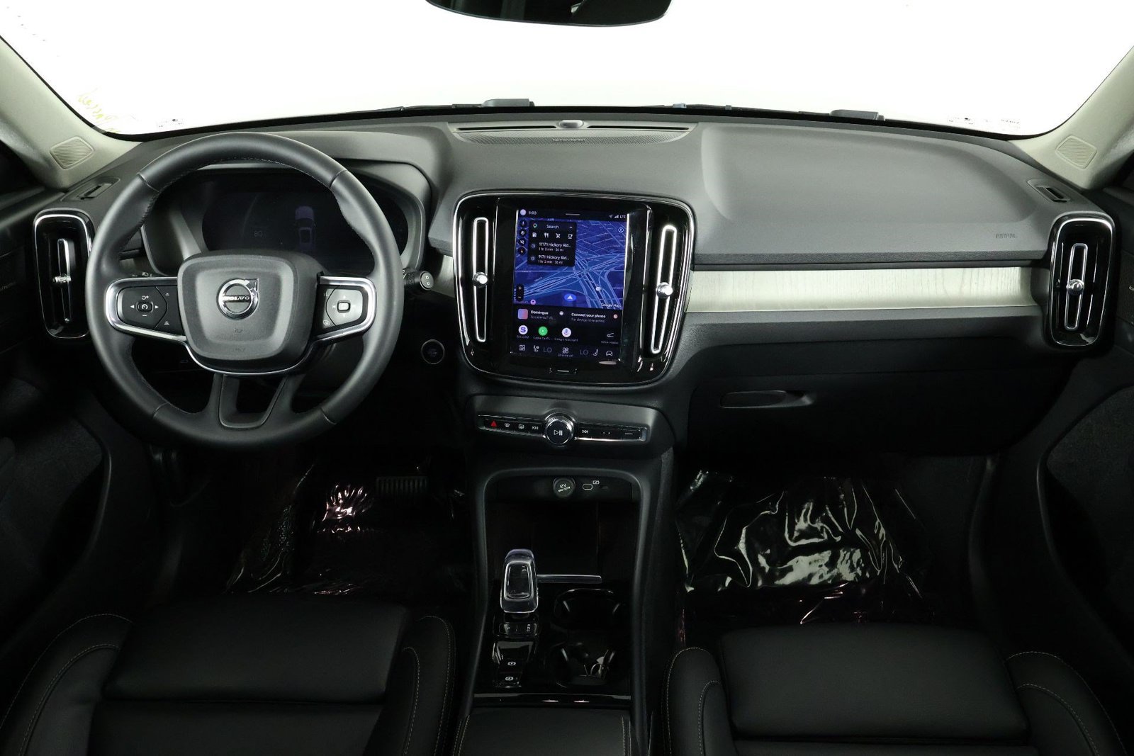 Certified 2023 Volvo XC40 B5 Ultimate w/ Protection Package Premier AWD/4WD image 7