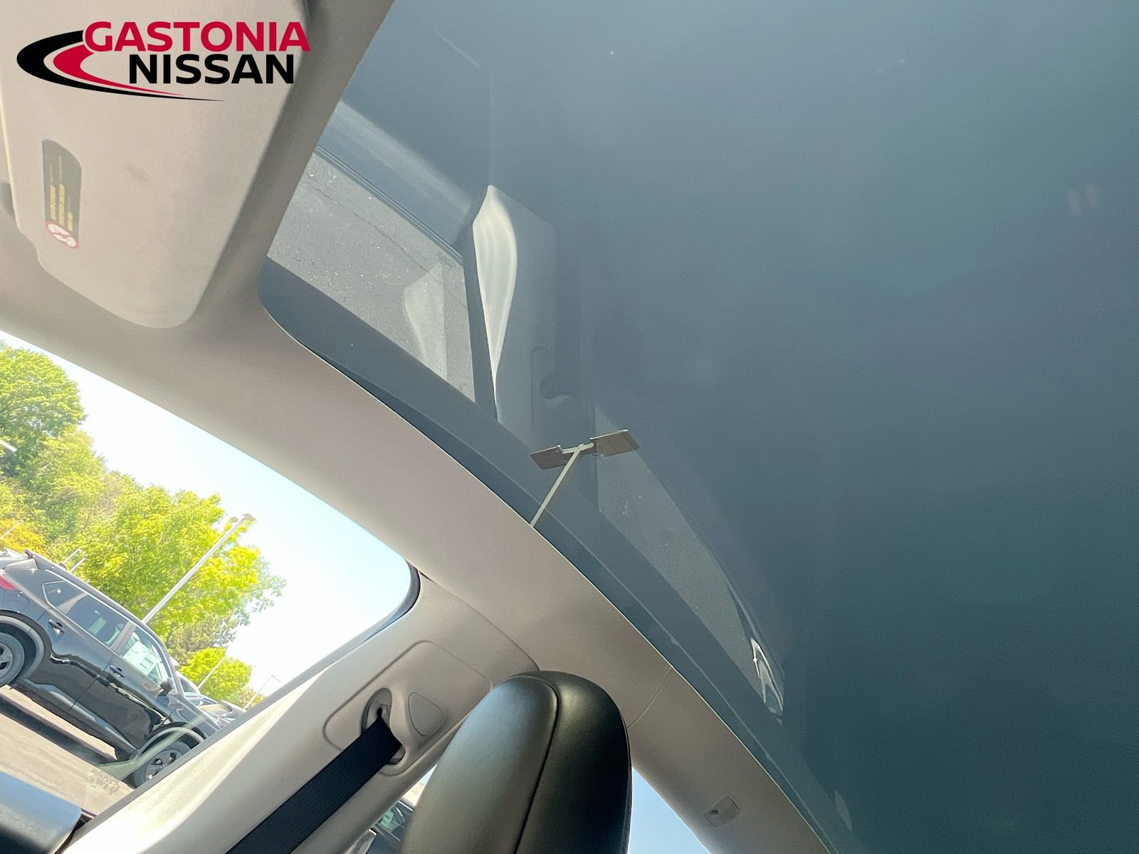 Used 2025 Tesla Model Y Long Range image 30