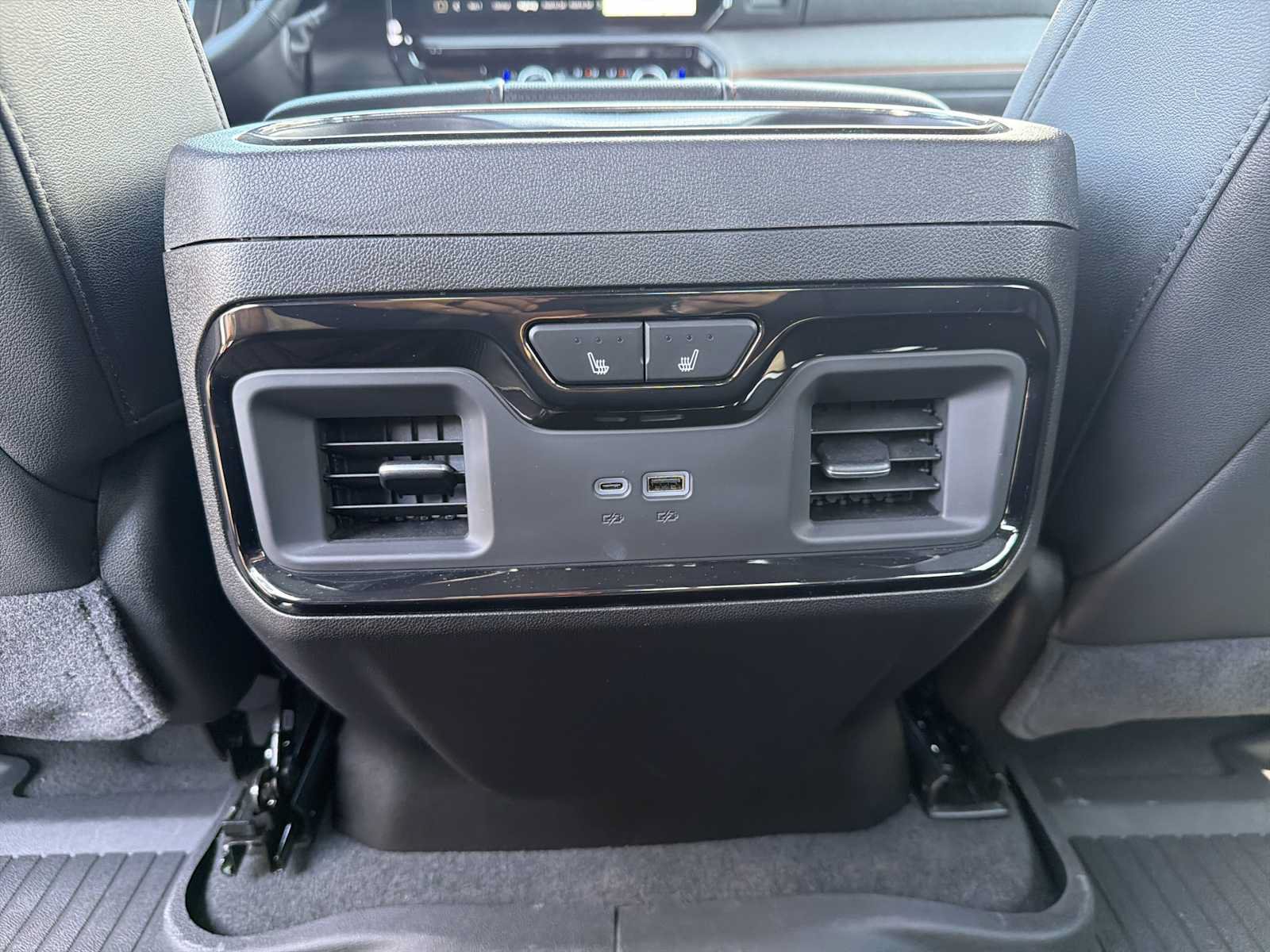 Used 2025 GMC Sierra 2500 AT4 w/ AT4 Premium Plus Package AWD/4WD image 6