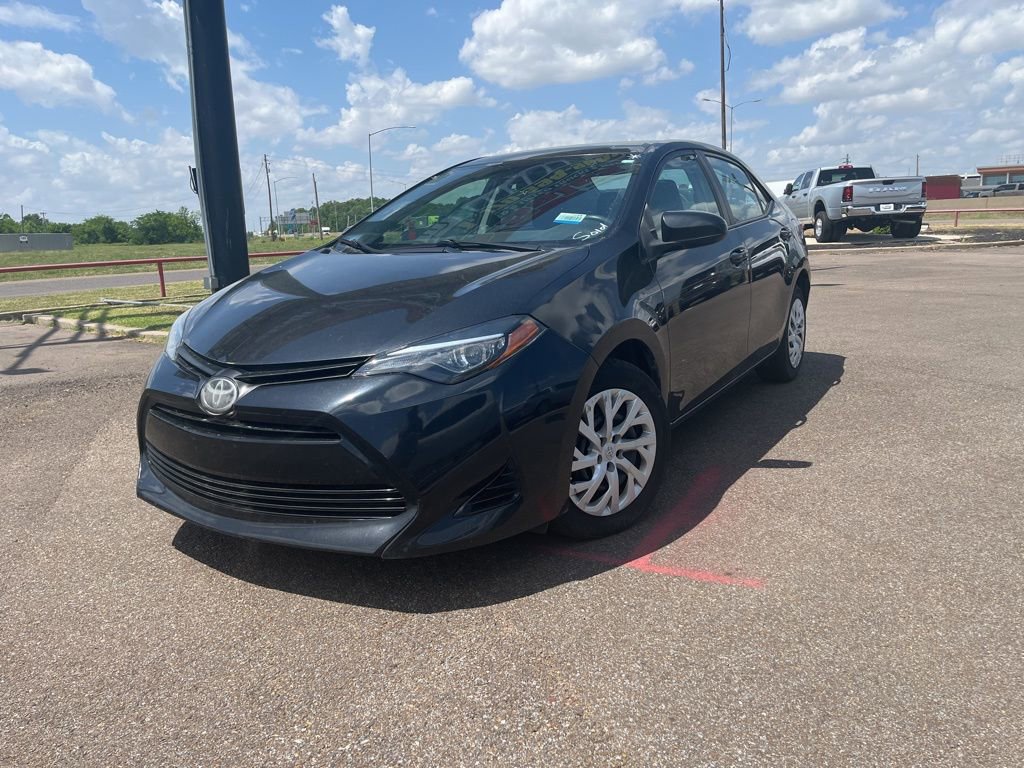 Used 2019 Toyota Corolla LE FWD image 2