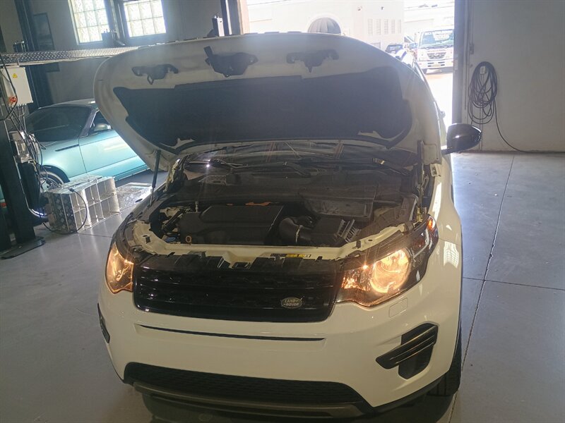Used 2019 Land Rover Discovery Sport SE AWD/4WD image 34