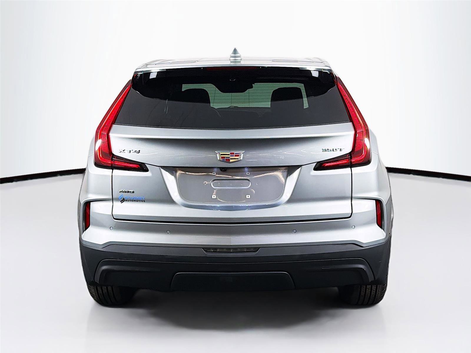 Used 2024 Cadillac XT4 Luxury w/ Cold Weather Package image 6
