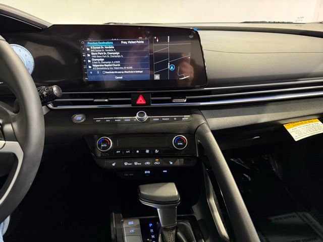 New 2025 Hyundai Elantra Limited image 21
