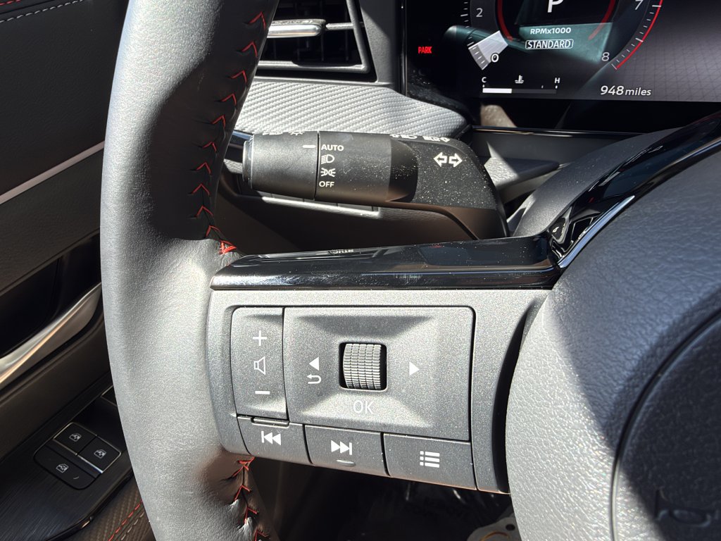 Used 2025 Nissan Kicks SR AWD/4WD image 24