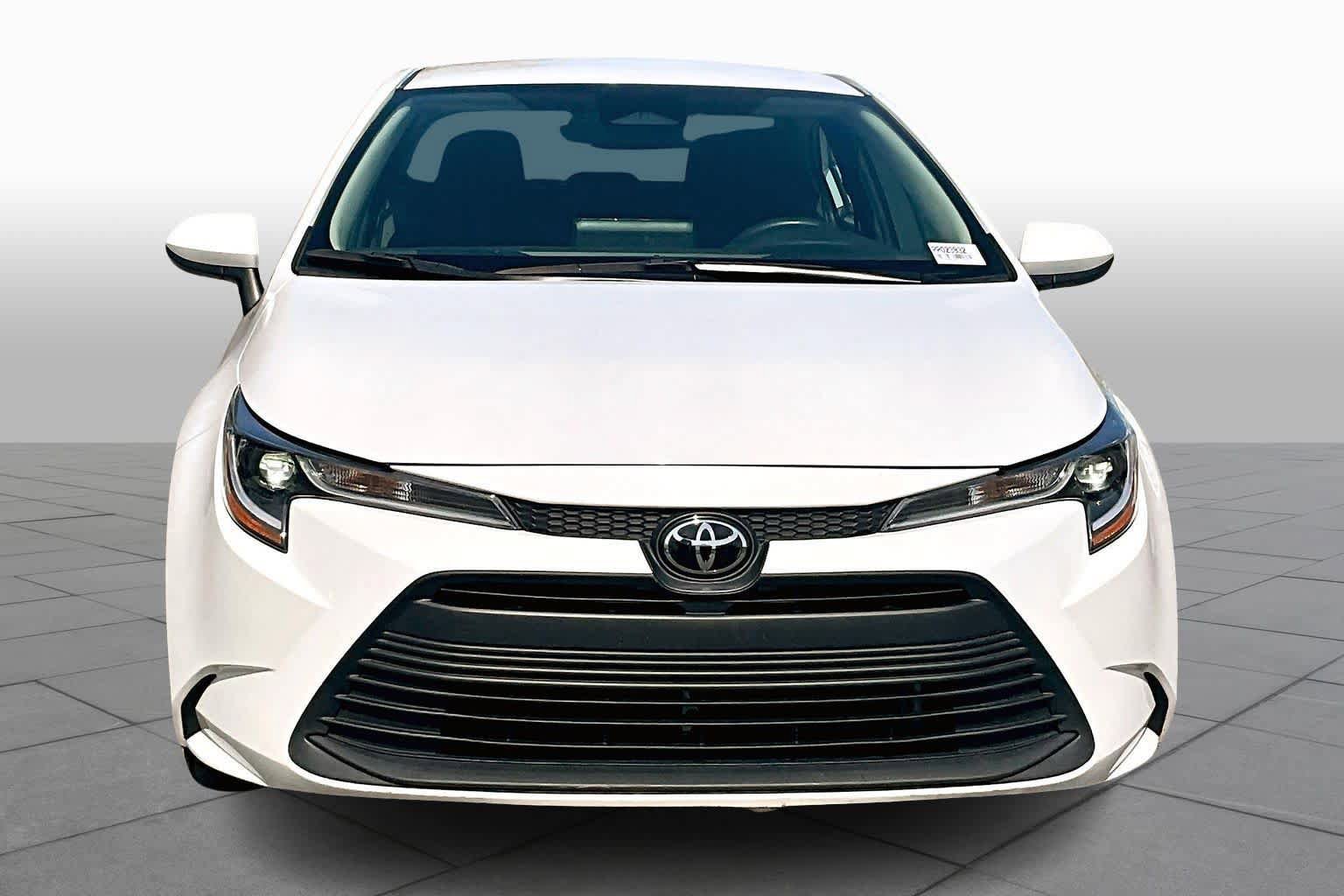 Used 2023 Toyota Corolla LE image 4