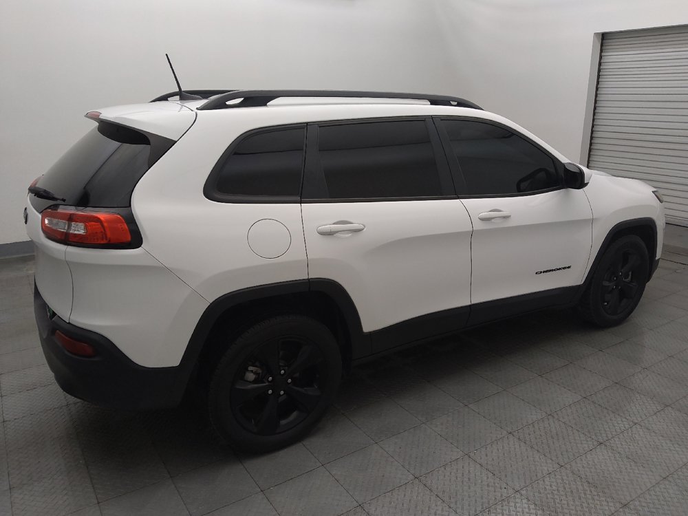 Used 2018 Jeep Cherokee Latitude w/ Altitude Package FWD image 10