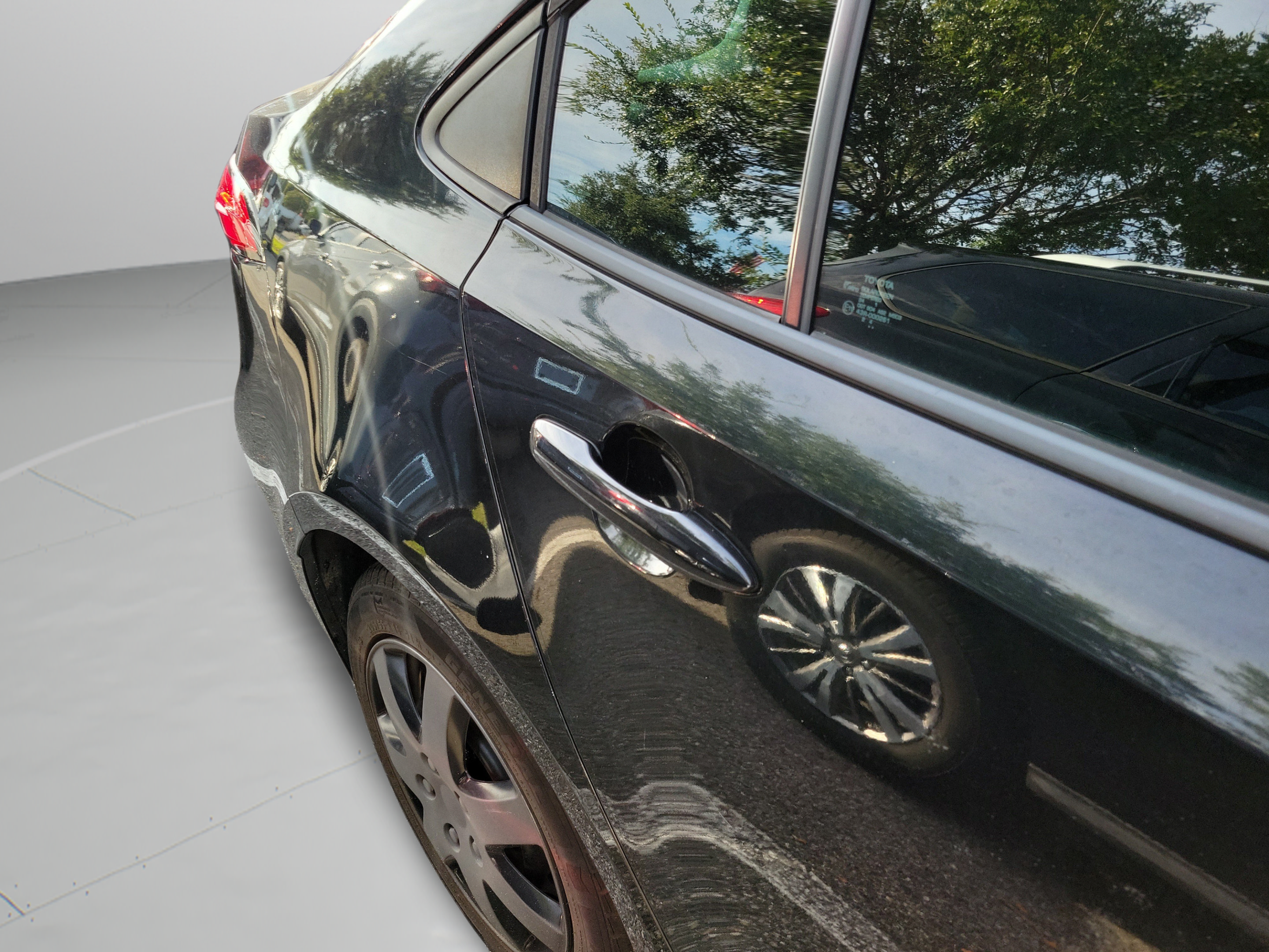 Used 2021 Toyota Corolla LE FWD image 19
