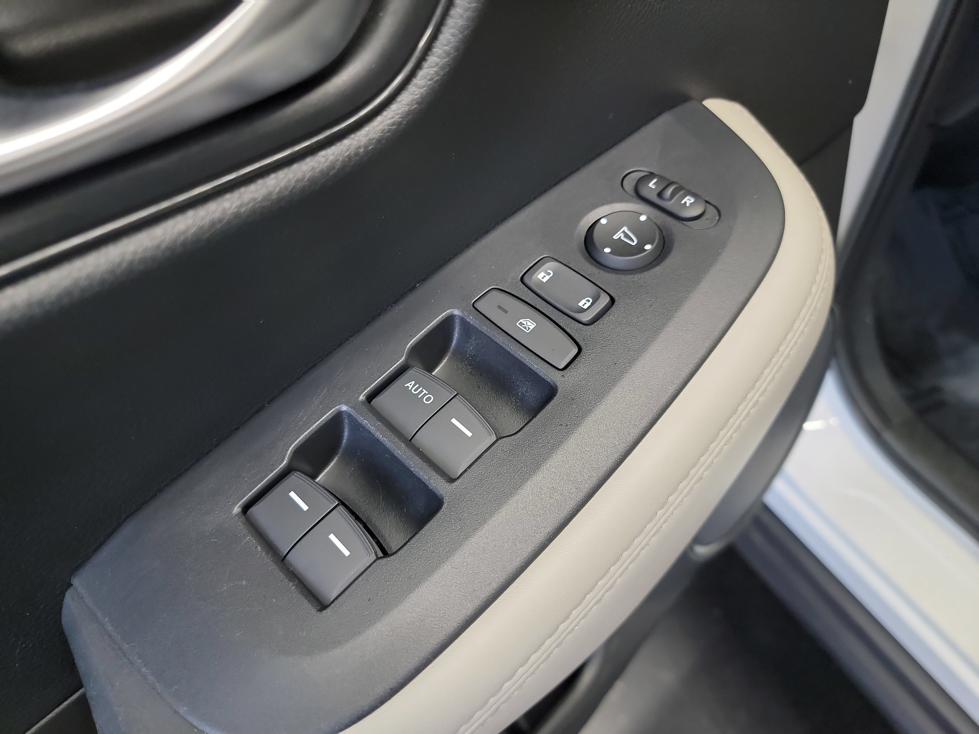 Used 2024 Honda HR-V LX image 14