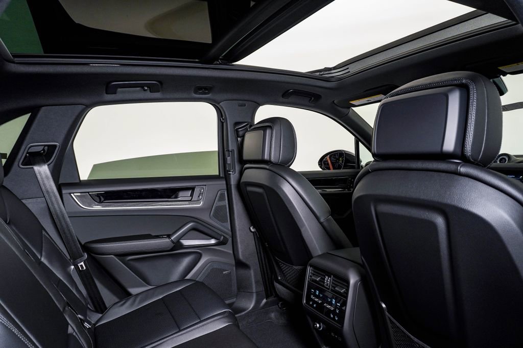 New 2026 Porsche Cayenne image 16