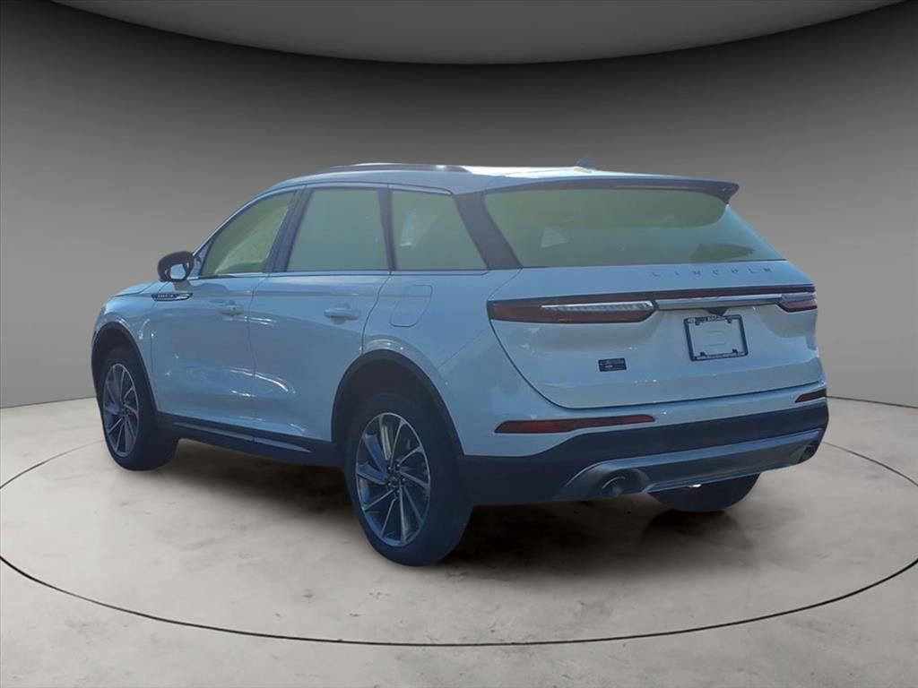 New 2026 Lincoln Corsair Premiere image 3